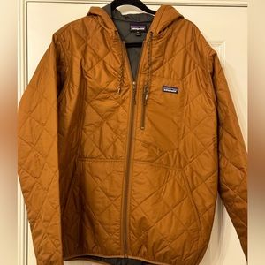 Patagonia Men’s Diamond quilted insulated puff. Burl Red. Like new.